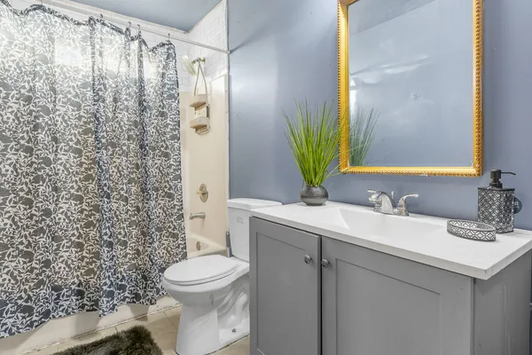 $3,000 | 26235 North Walnut Avenue, Mundelein, IL 60060