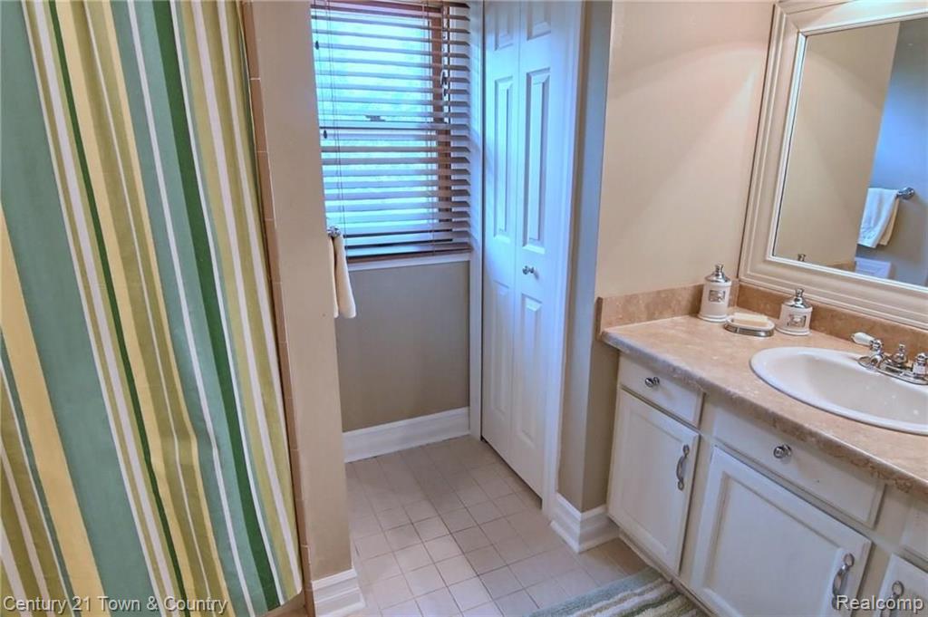 1339 Royal Crescent Street Rochester Hills, MI 48306 - Photo 21 of 29