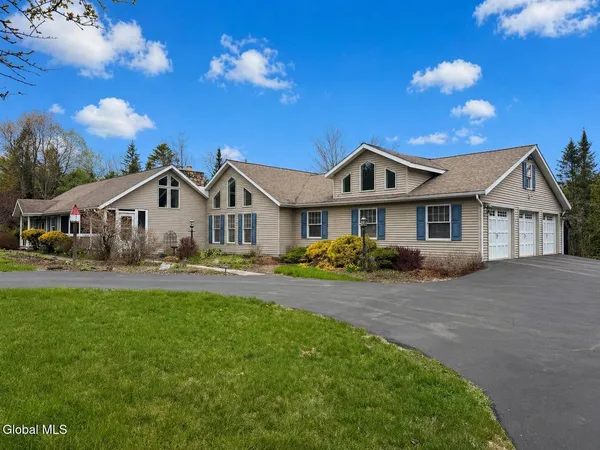 $719,500 | 960 Olmstedville Road, Chester, NY 12853