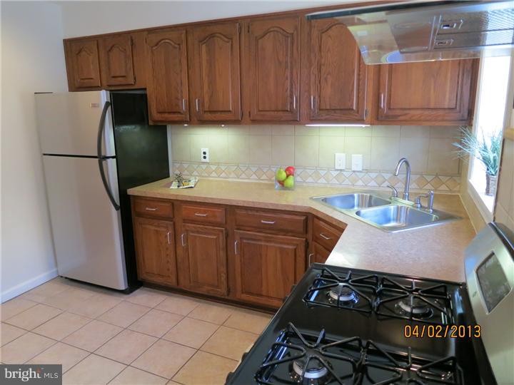 218 Wembly Road Upper Darby, PA 19082 - Photo 13 of 24 Kitchen
