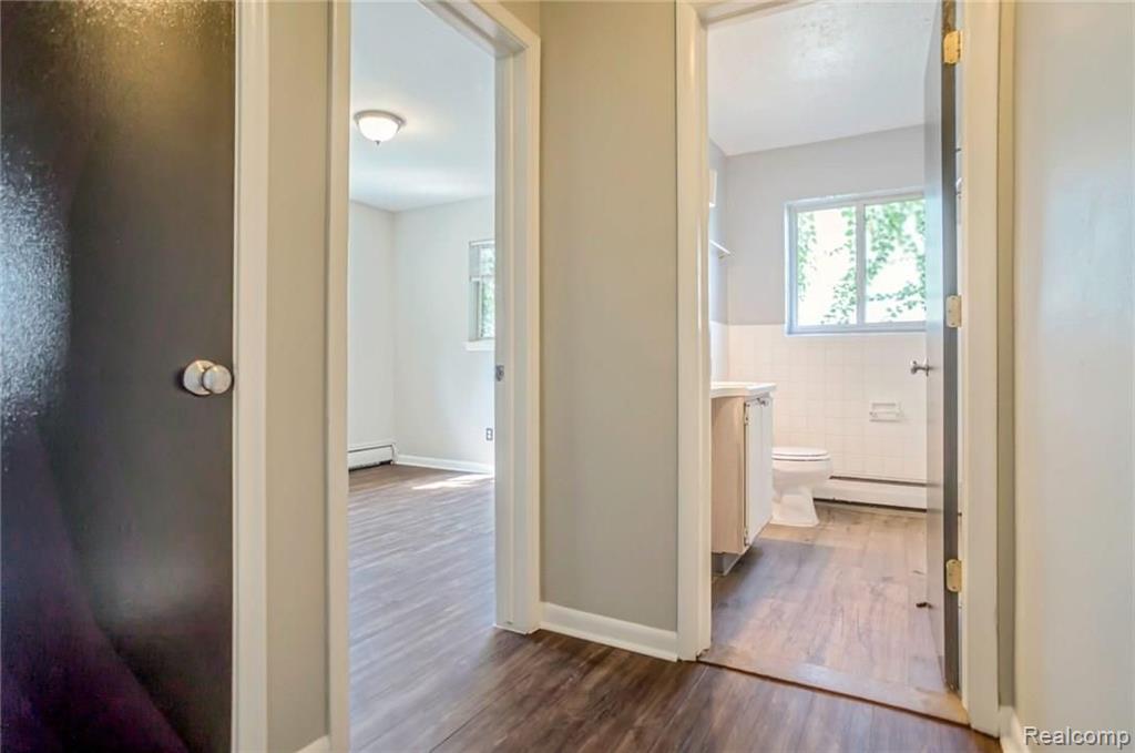629 West Maple Road, Unit 6299 Clawson, MI 48017 - Photo 12 of 23