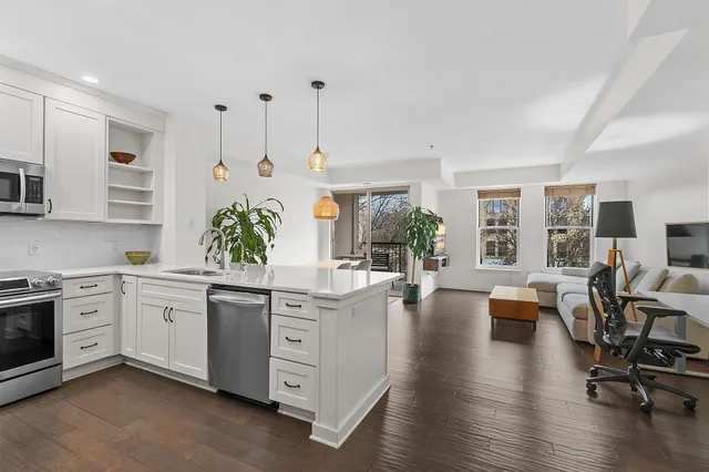 $325,000 | 660 North 2nd Street, Unit 303, Minneapolis, MN 55401