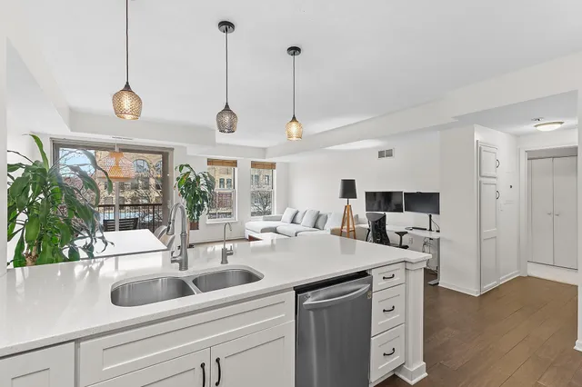 $325,000 | 660 North 2nd Street, Unit 303, Minneapolis, MN 55401