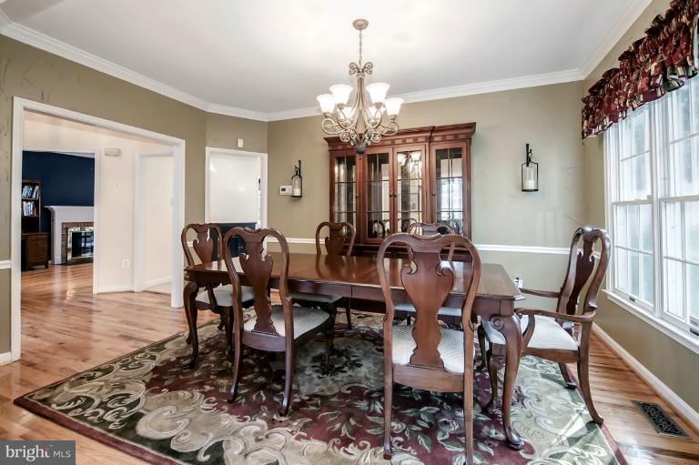 8910 Ellsworth Court Silver Spring, MD 20910 - Photo 16 of 30 Dining Room