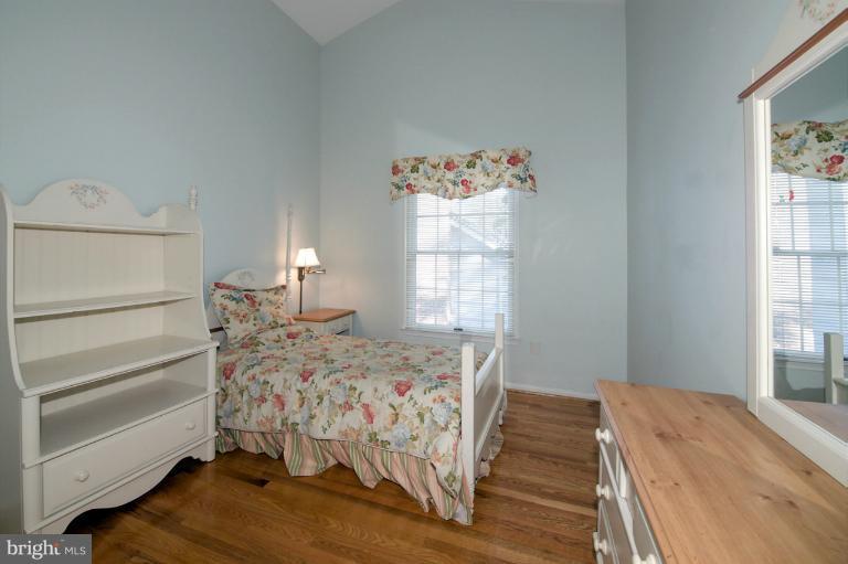 8910 Ellsworth Court Silver Spring, MD 20910 - Photo 26 of 30 Bedroom
