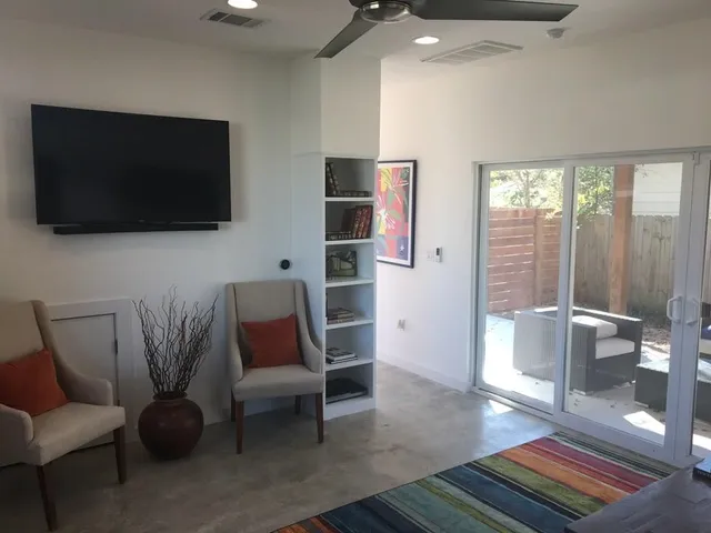 $2,495 | 5517 Avenue G, Unit B, Austin, TX 78751