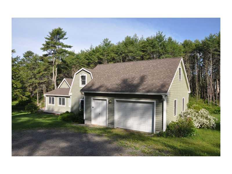 77 Birch Point Freeport, ME 04032 - Photo 2 of 26 Exterior Front.