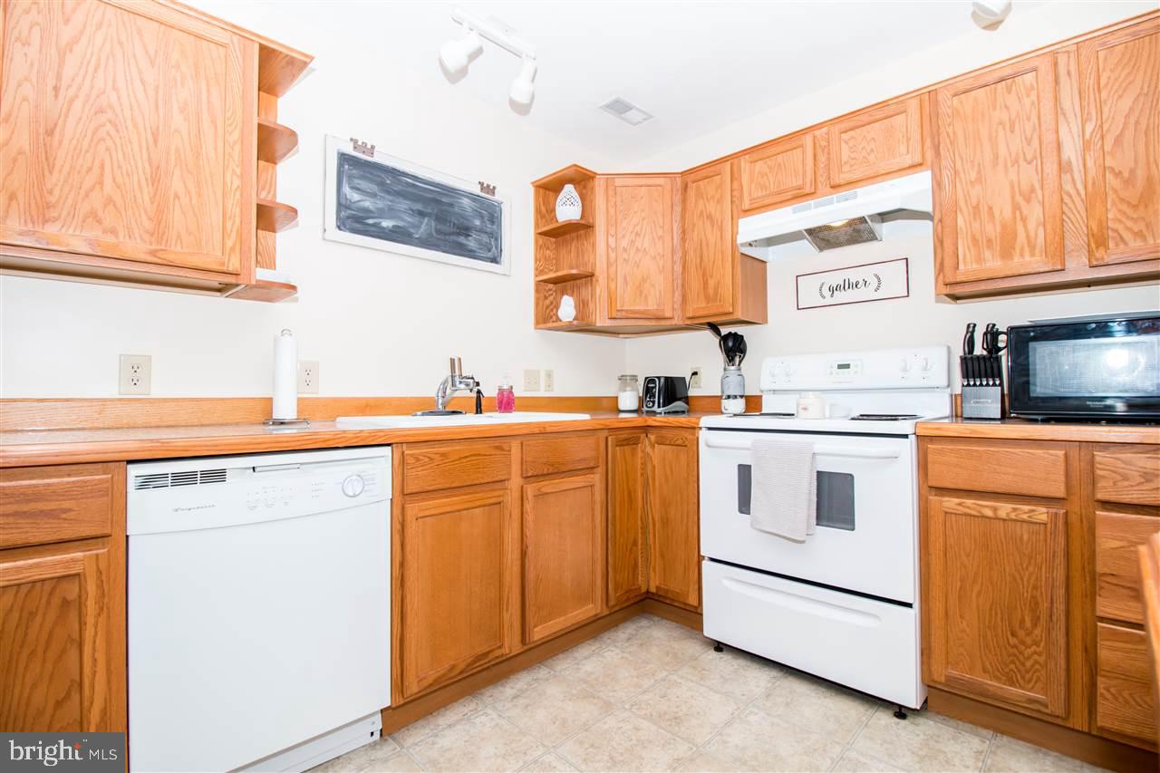 404 Springbrook Court Hanover, PA 17331 - Photo 8 of 29 Gallery Image 8
