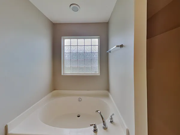 $2,099 | 1421 East Nir Shreibman Boulevard, La Vergne, TN 37086