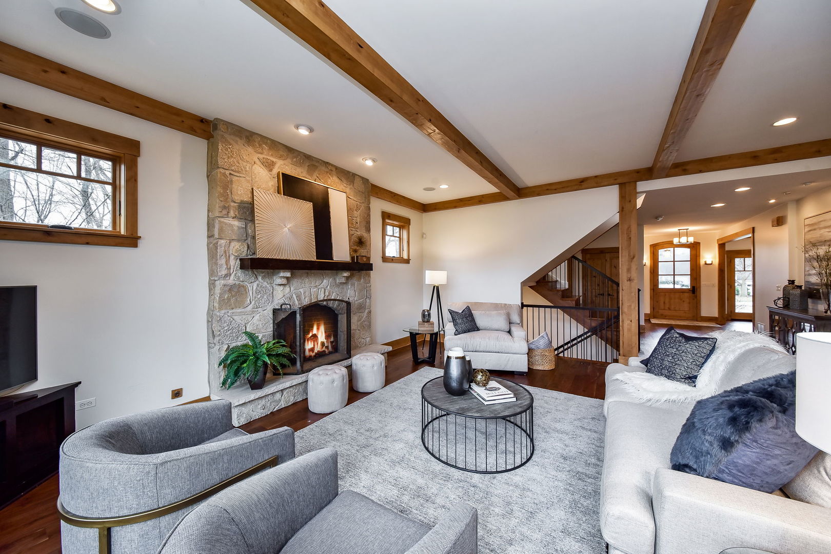 869 East Hillside Road Naperville, IL 60540 - Photo 8 of 47