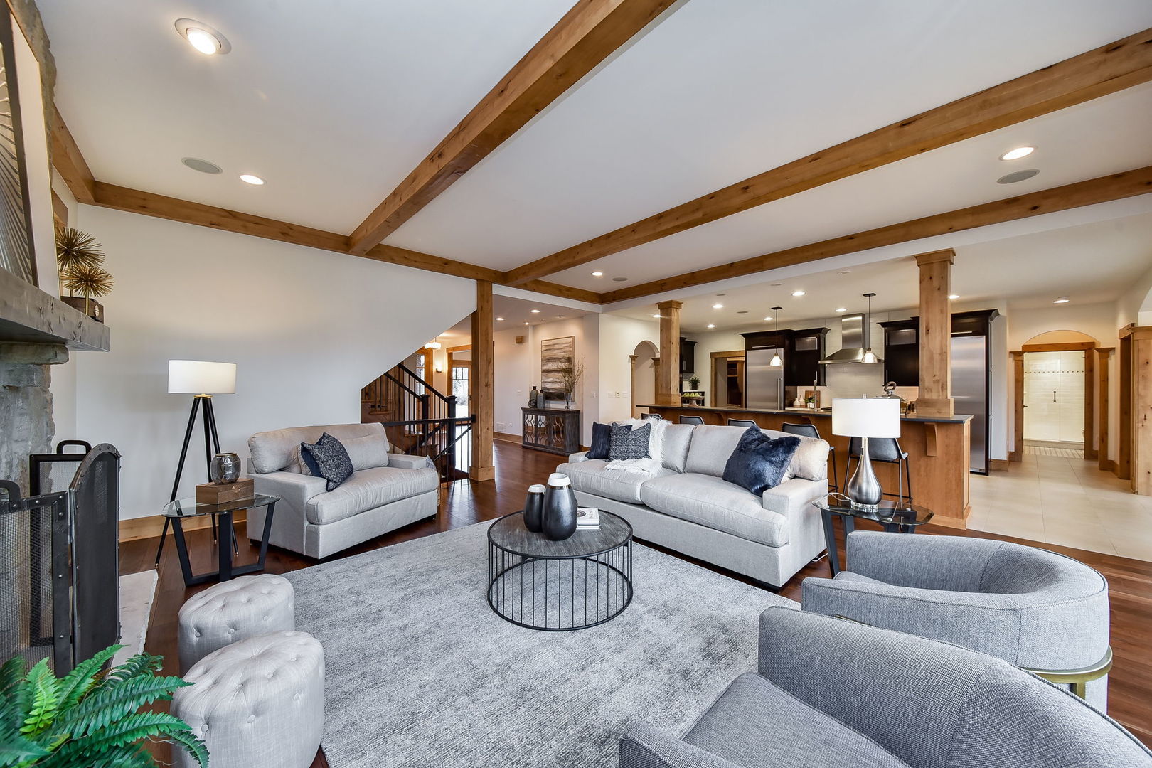 869 East Hillside Road Naperville, IL 60540 - Photo 9 of 47