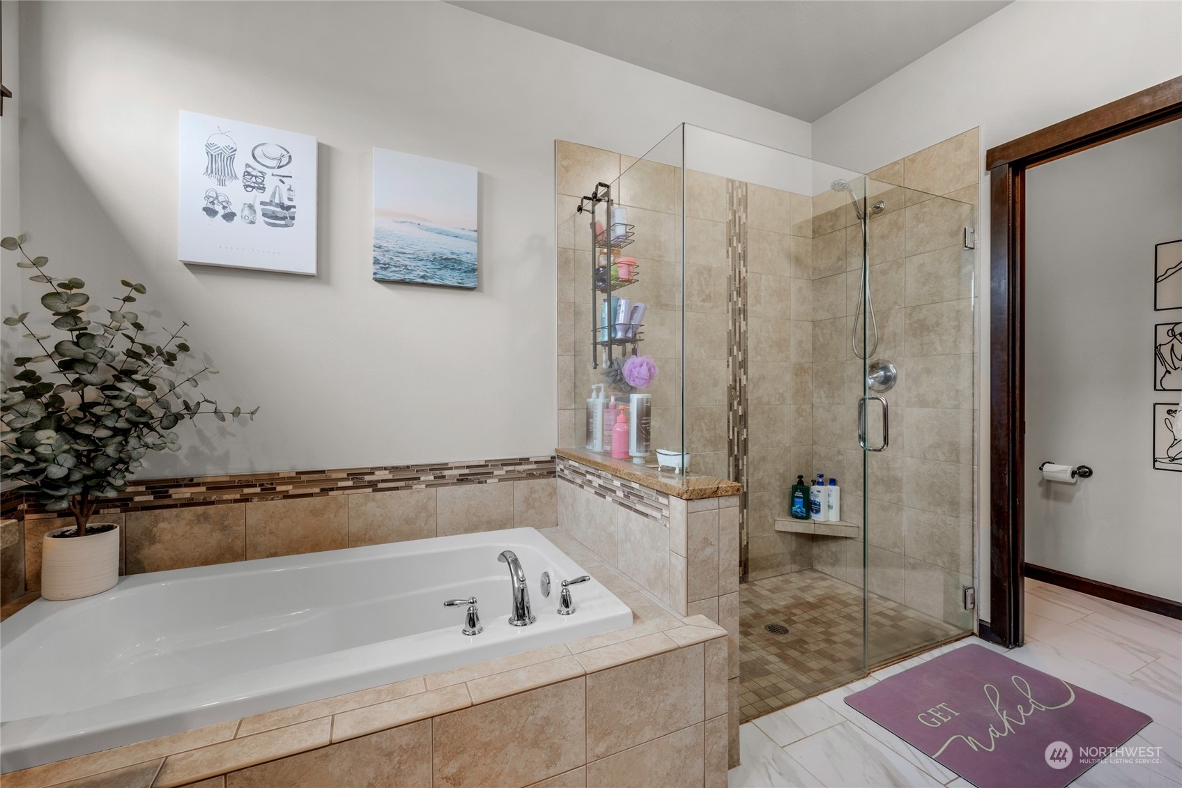 7521 Broadway Everett, WA 98203 - Photo 16 of 25 a bathroom with a bathtub a shower and a sink