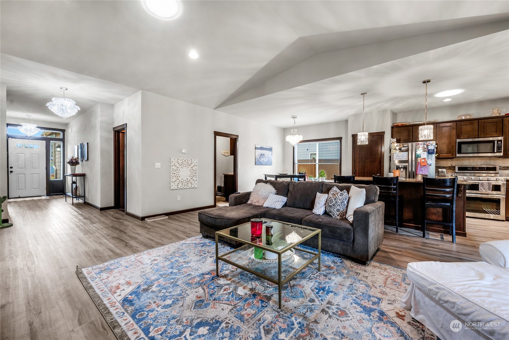 7521 Broadway Everett, WA 98203 - Photo 5 of 25 a living room with furniture and kitchen view