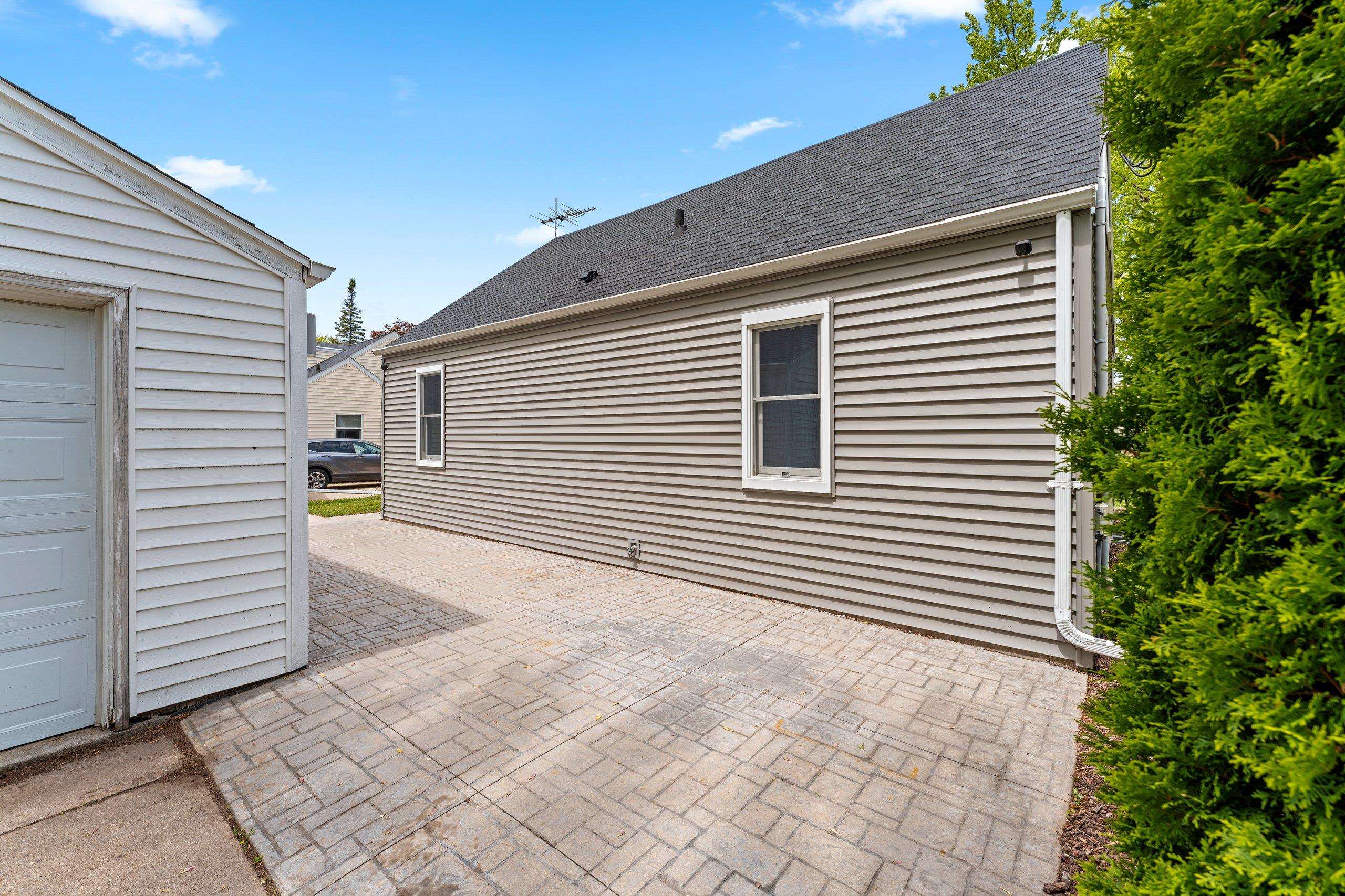 1405 West Brewster Street Appleton, WI 54914 - Photo 30 of 42