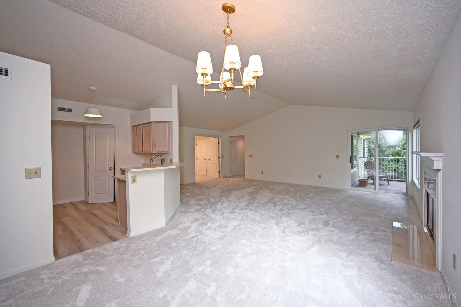 7905 Ramble View, Unit 301 Cincinnati, OH 45231 - Photo 12 of 44