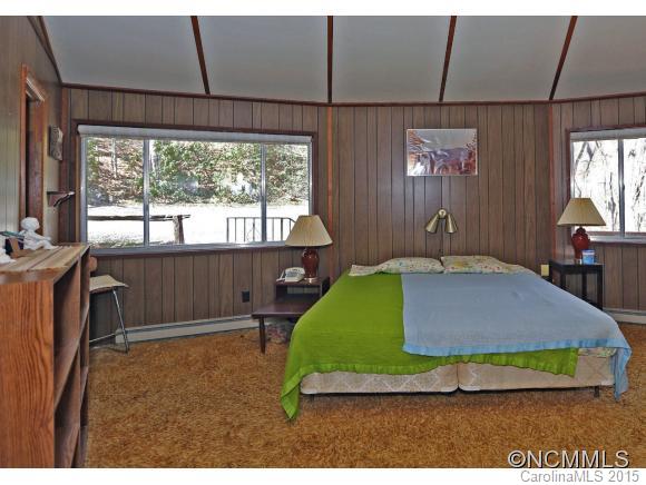 136 Sanborn Road Waynesville, NC 28786 - Photo 7 of 8 Gallery Image 7