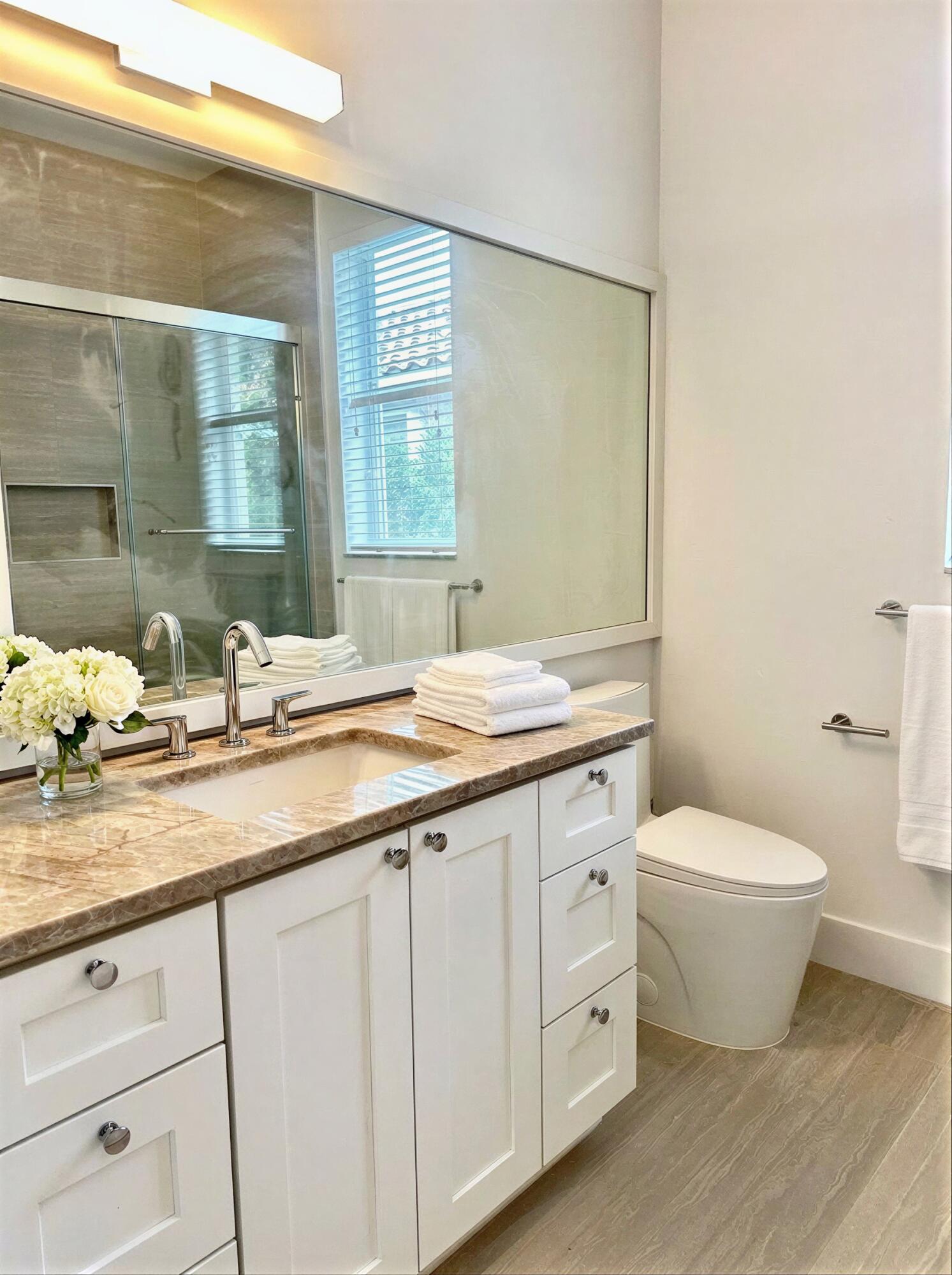 10216 Lexington Estates Boulevard Boca Raton, FL 33428 - Photo 13 of 20 2nd bathroom