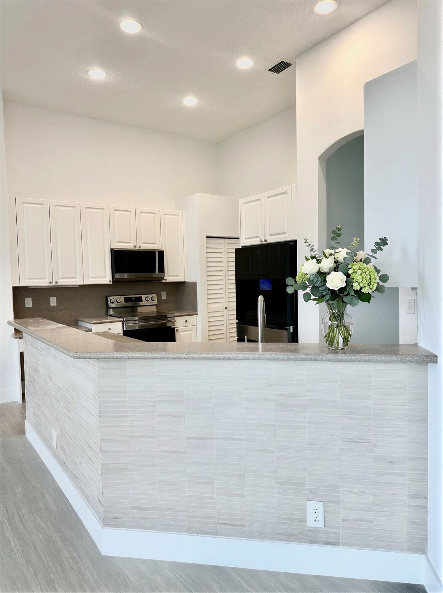 10216 Lexington Estates Boulevard Boca Raton, FL 33428 - Photo 7 of 20 kitchen counter