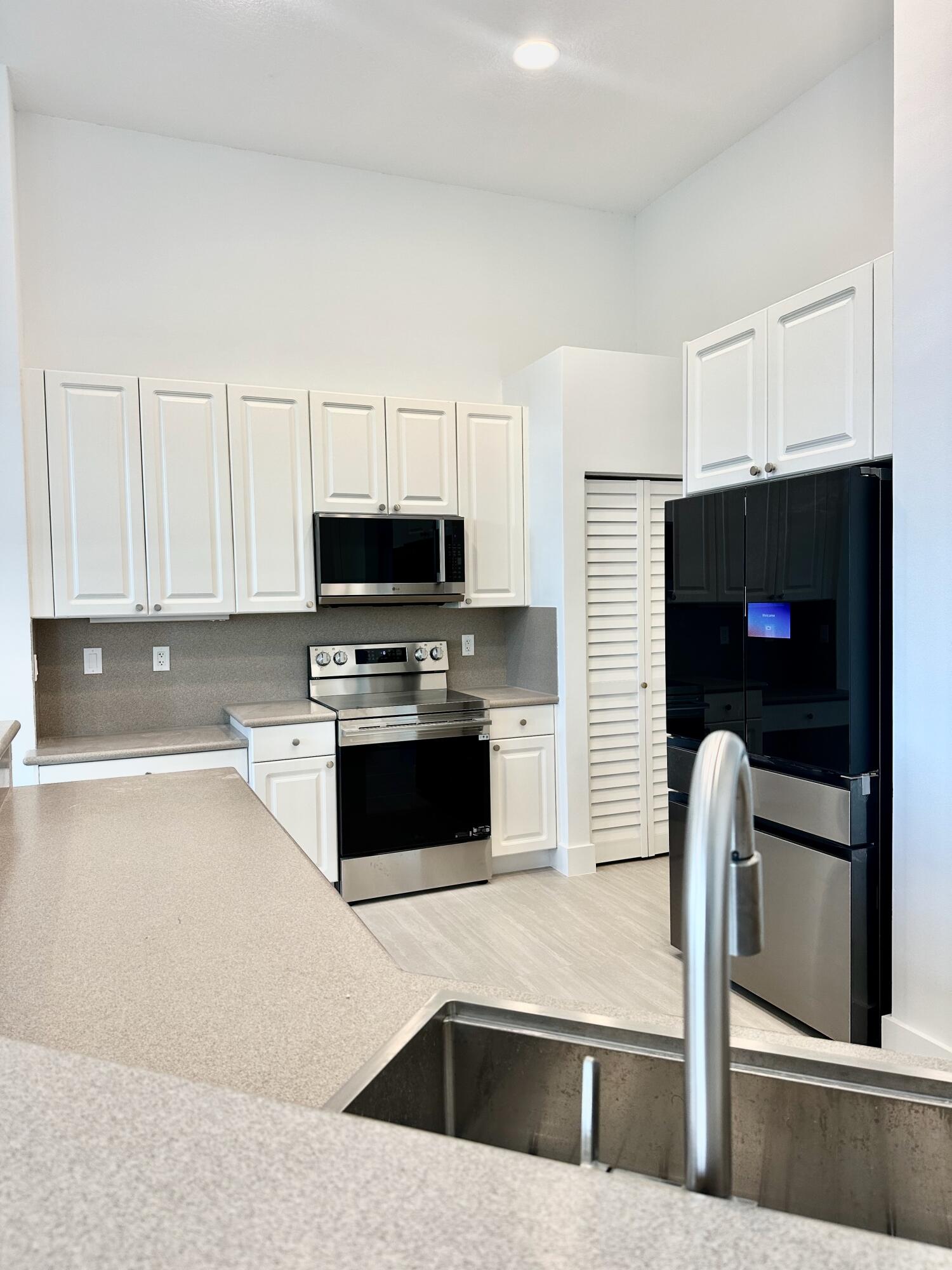 10216 Lexington Estates Boulevard Boca Raton, FL 33428 - Photo 8 of 20 kitchen 2