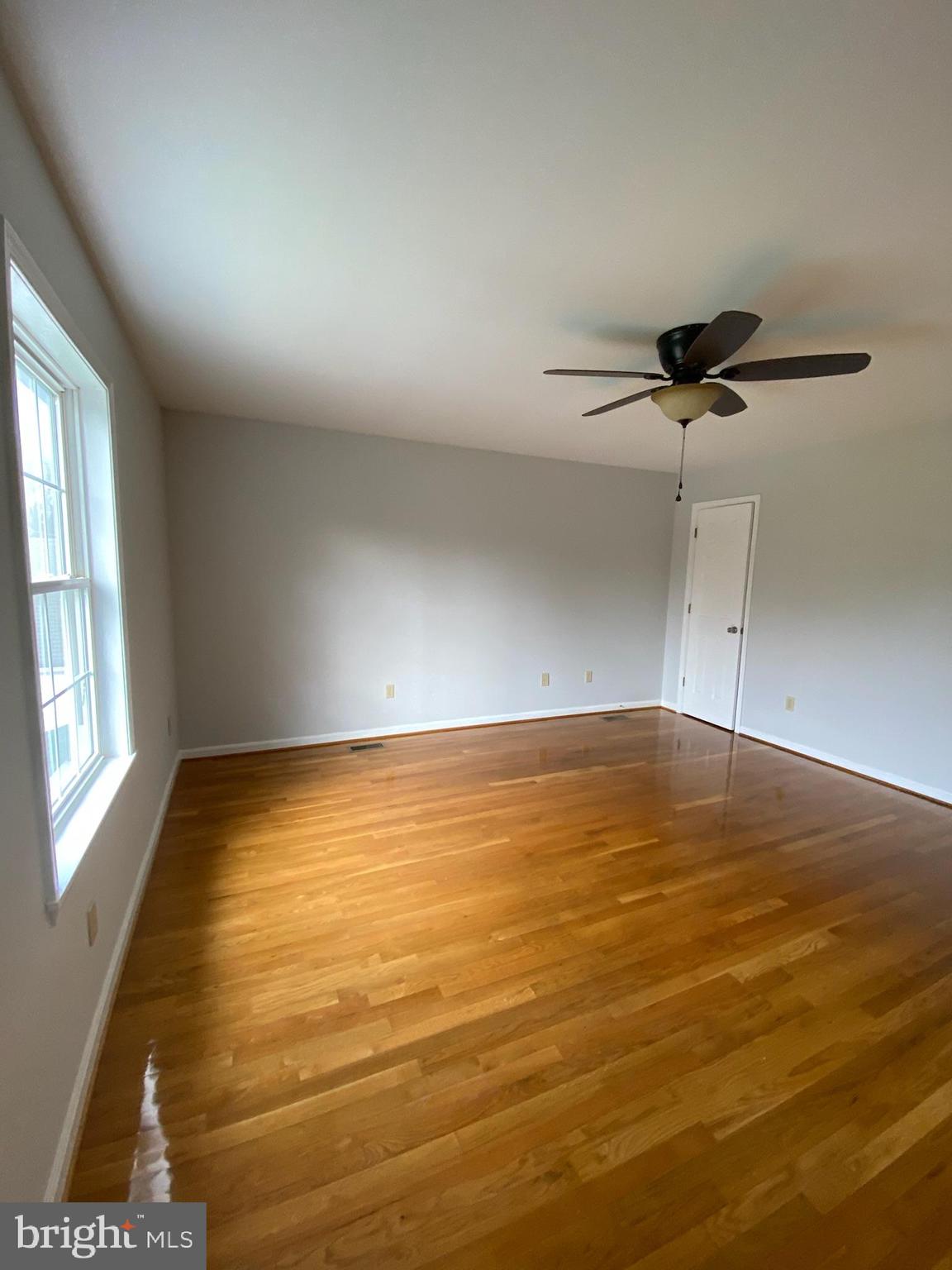 321 Spring Street Culpeper, VA 22701 - Photo 11 of 50 Living room
