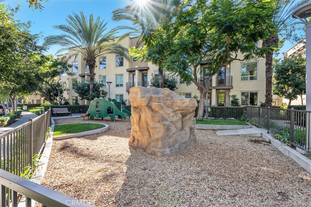 19 Delancy Irvine, CA 92612 - Photo 35 of 44