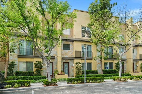 $1,388,000 | 19 Delancy, Irvine, CA 92612