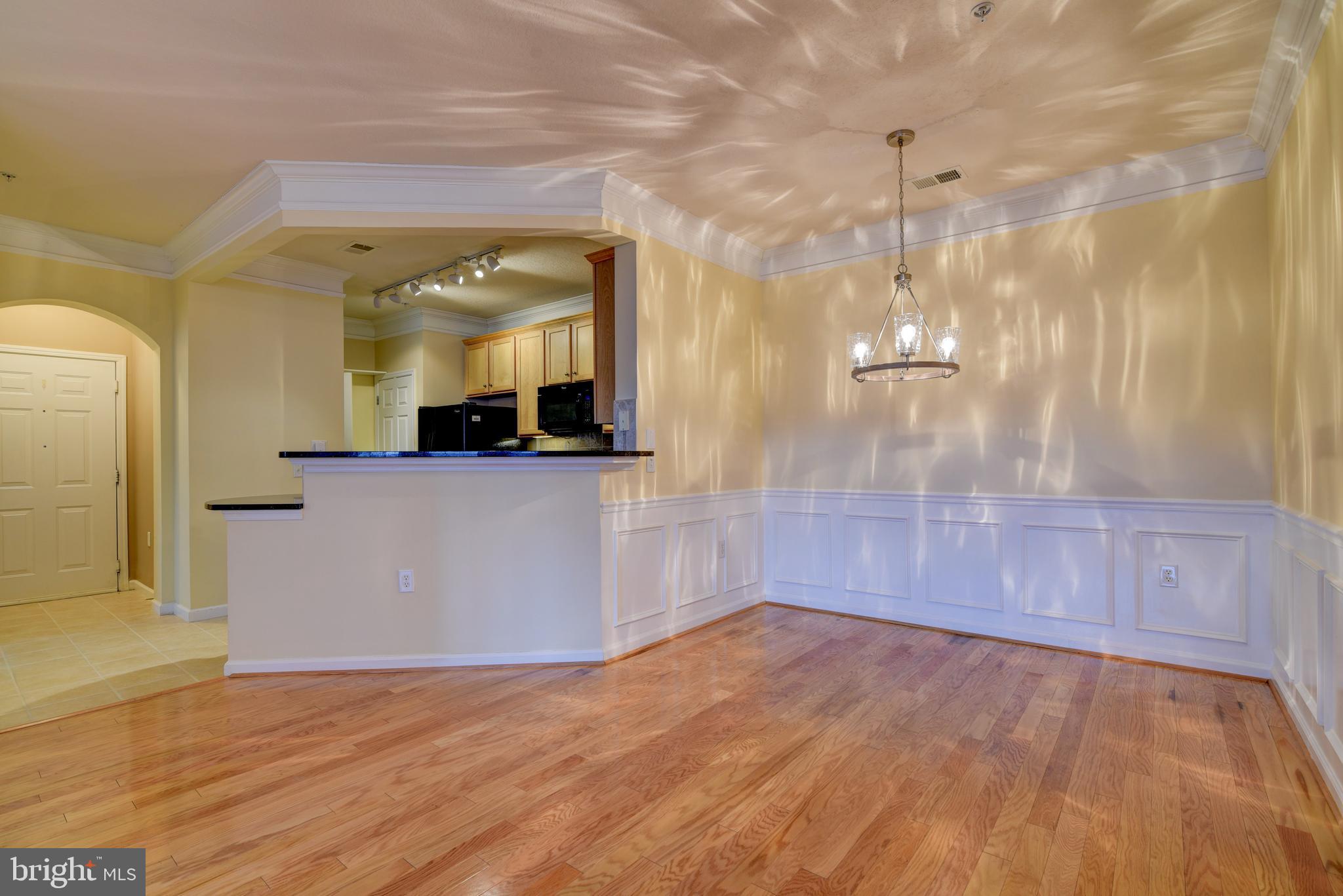 514 Sunset View Terrace Southeast, Unit 103 Leesburg, VA 20175 - Photo 4 of 23 DINING AREA