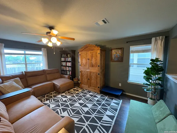 $1,900 | 220 Anvil Place, Cibolo, TX 78108