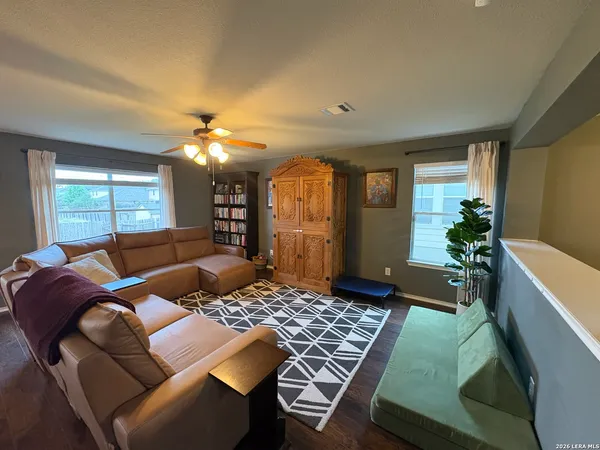 $1,900 | 220 Anvil Place, Cibolo, TX 78108