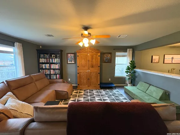 $1,900 | 220 Anvil Place, Cibolo, TX 78108