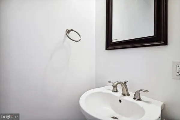 $4,300 | 1337 Girard Street Northwest, Unit 4, Washington, DC 20009