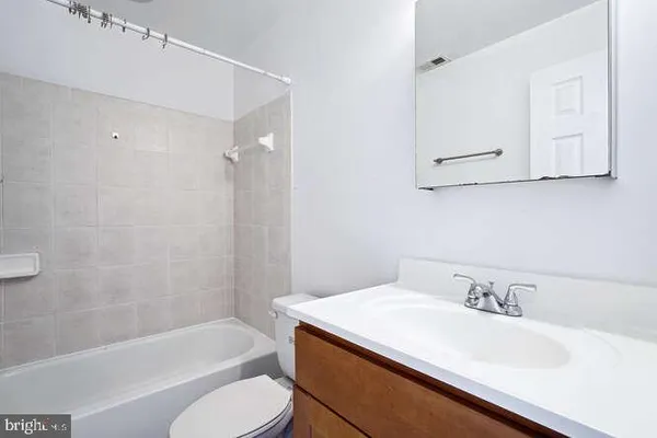 $4,300 | 1337 Girard Street Northwest, Unit 4, Washington, DC 20009