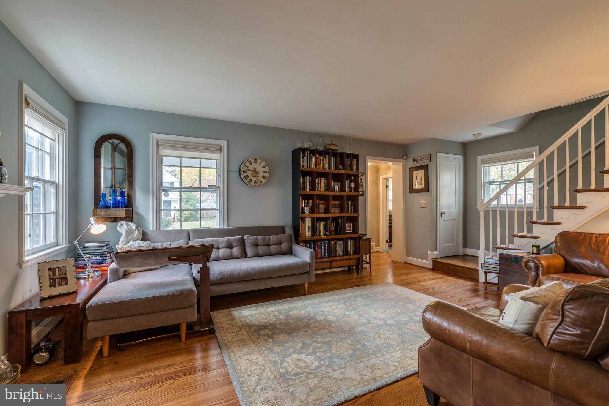 303 Broadmoor Road Baltimore, MD 21212 - Photo 3 of 30 Living Room