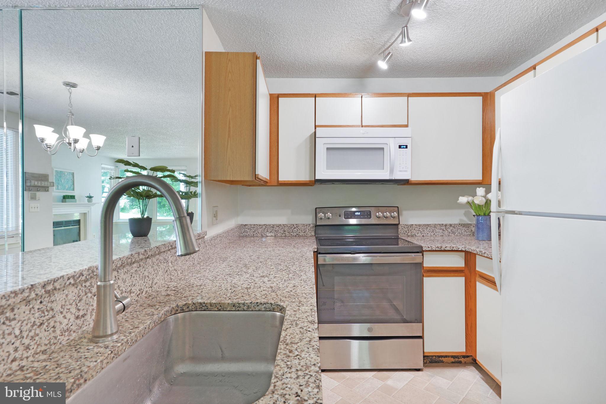 11723 Summerchase Circle Reston, VA 20194 - Photo 15 of 35