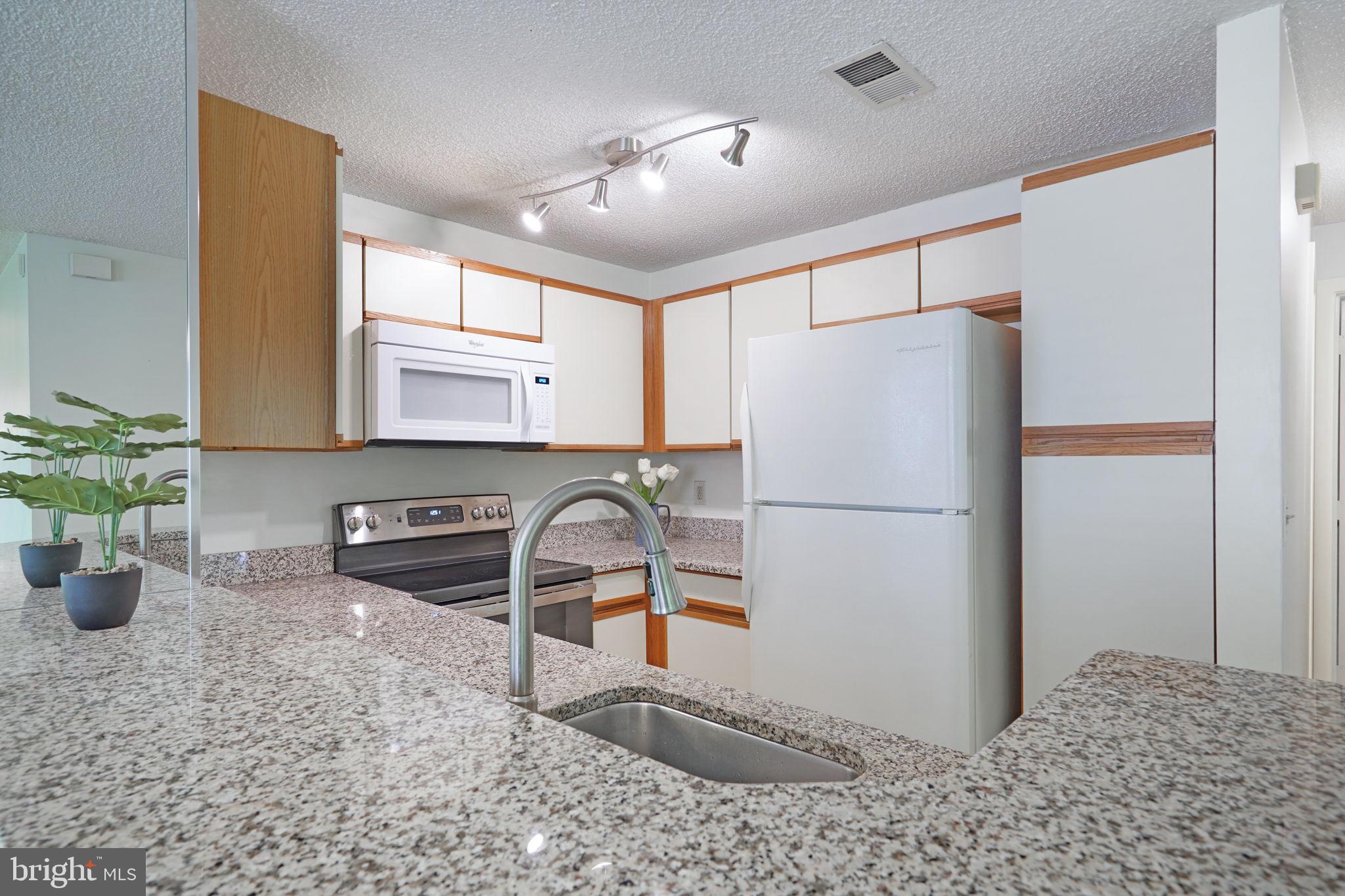 11723 Summerchase Circle Reston, VA 20194 - Photo 16 of 35