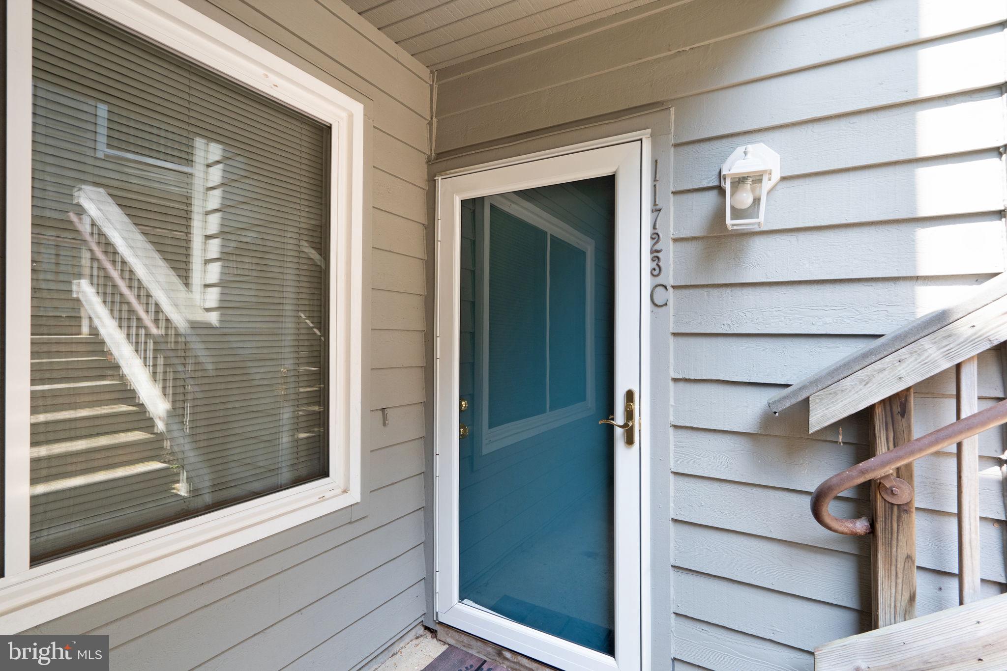 11723 Summerchase Circle Reston, VA 20194 - Photo 5 of 35