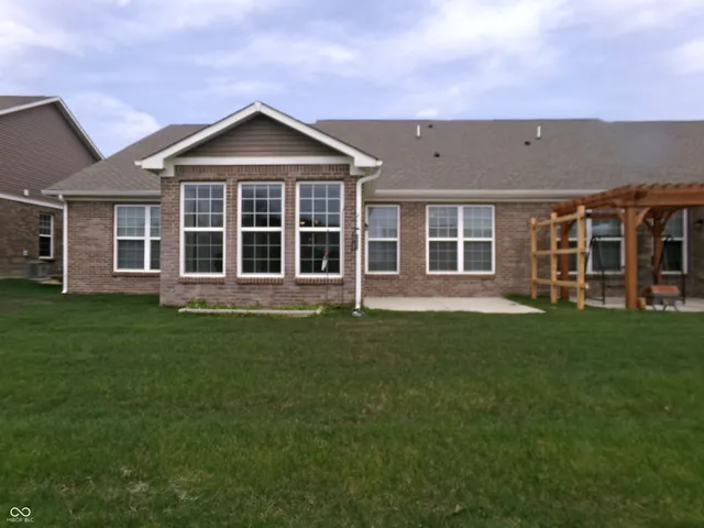 $289,900 | 8801 Twain Lane, Indianapolis, IN 46239