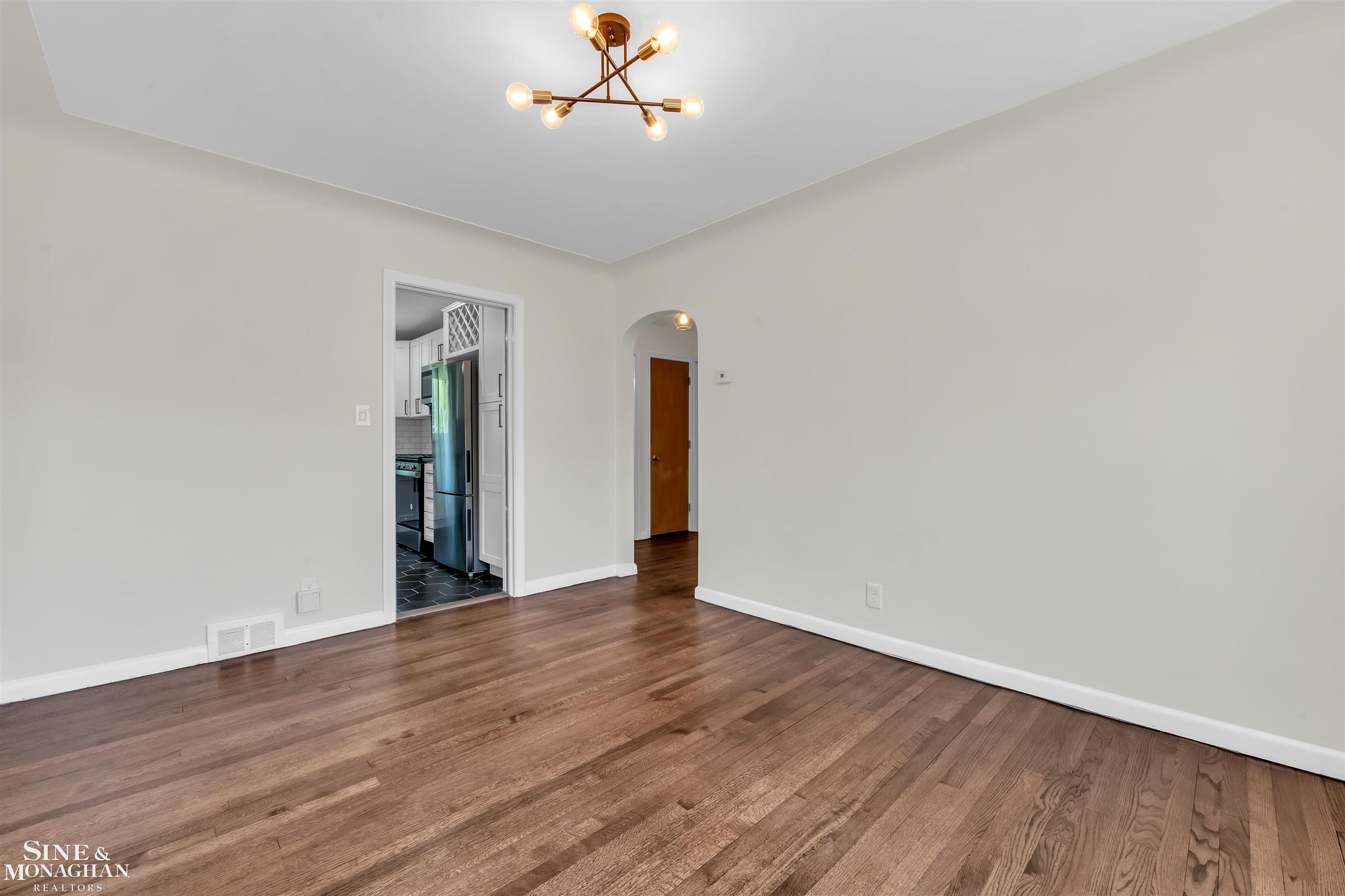 796-798 Harcourt Road Grosse Pointe, MI 48230 - Photo 19 of 47 50203414-587bfccd-f8dd-4adc-97e5-6a8a542e5806.JPG