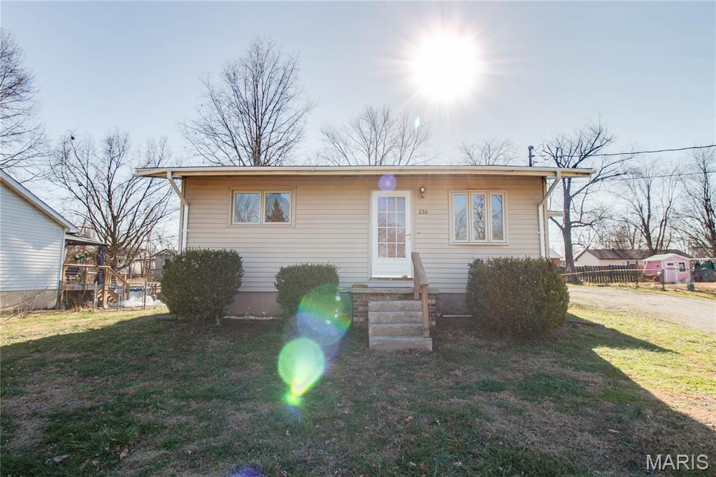 236 Willowrun Drive Moro, IL 62067 - Photo 2 of 32