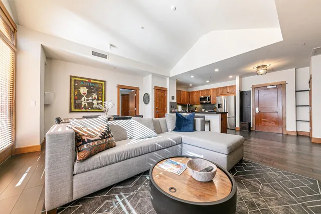 $1,525,000 | 3001 Northstar Drive, Unit 308, Truckee, CA 96161