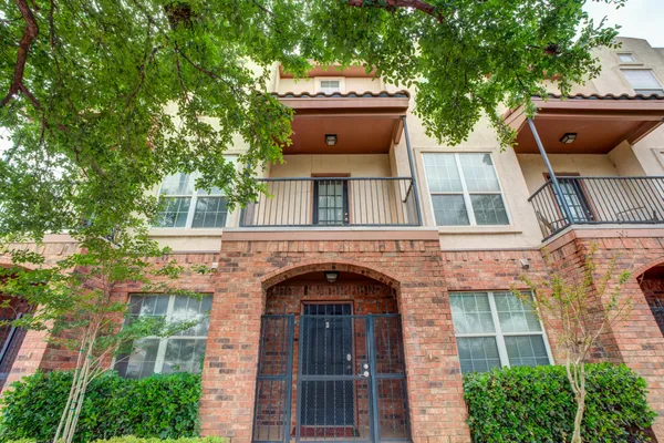 $297,500 | 2101 Main Street, Unit 5, Lubbock, TX 79401