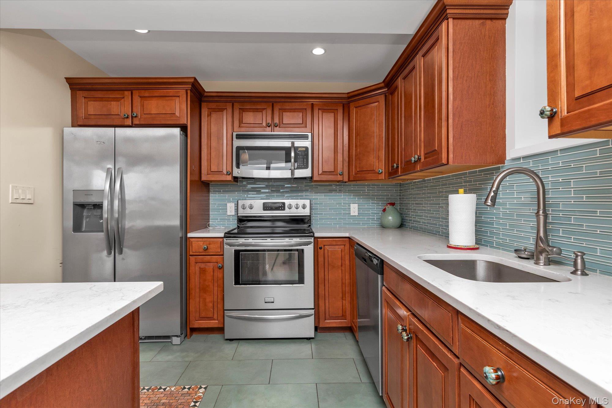 2 Richmond Road, Unit 1I Long Beach, NY 11561 - Photo 6 of 27