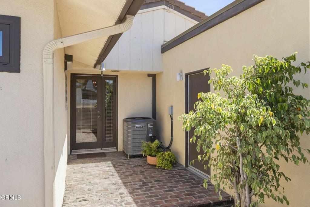 4907 Island View Street Oxnard, CA 93035 - Photo 36 of 44 a view of a corridor