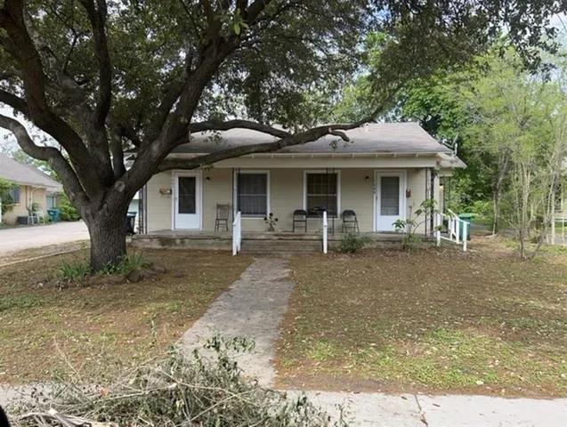 $950 | 1407 Bolivar Street, Denton, TX 76201