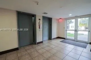 a view of entryway with window