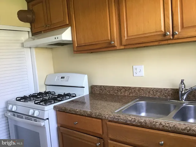 a close view of sink and tap