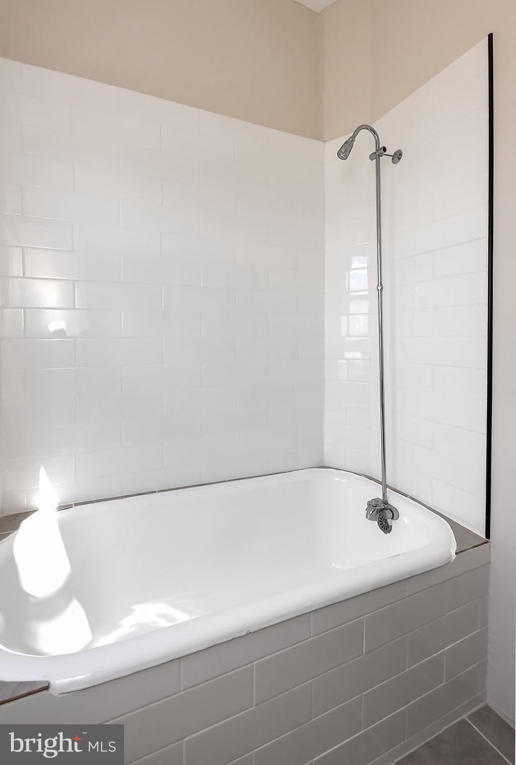 1908 McCulloh Street Baltimore, MD 21217 - Photo 31 of 40 a bathroom with a shower