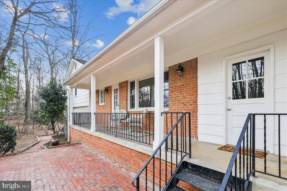 12145 Stirrup Road Reston, VA 20191 - Photo 12 of 80