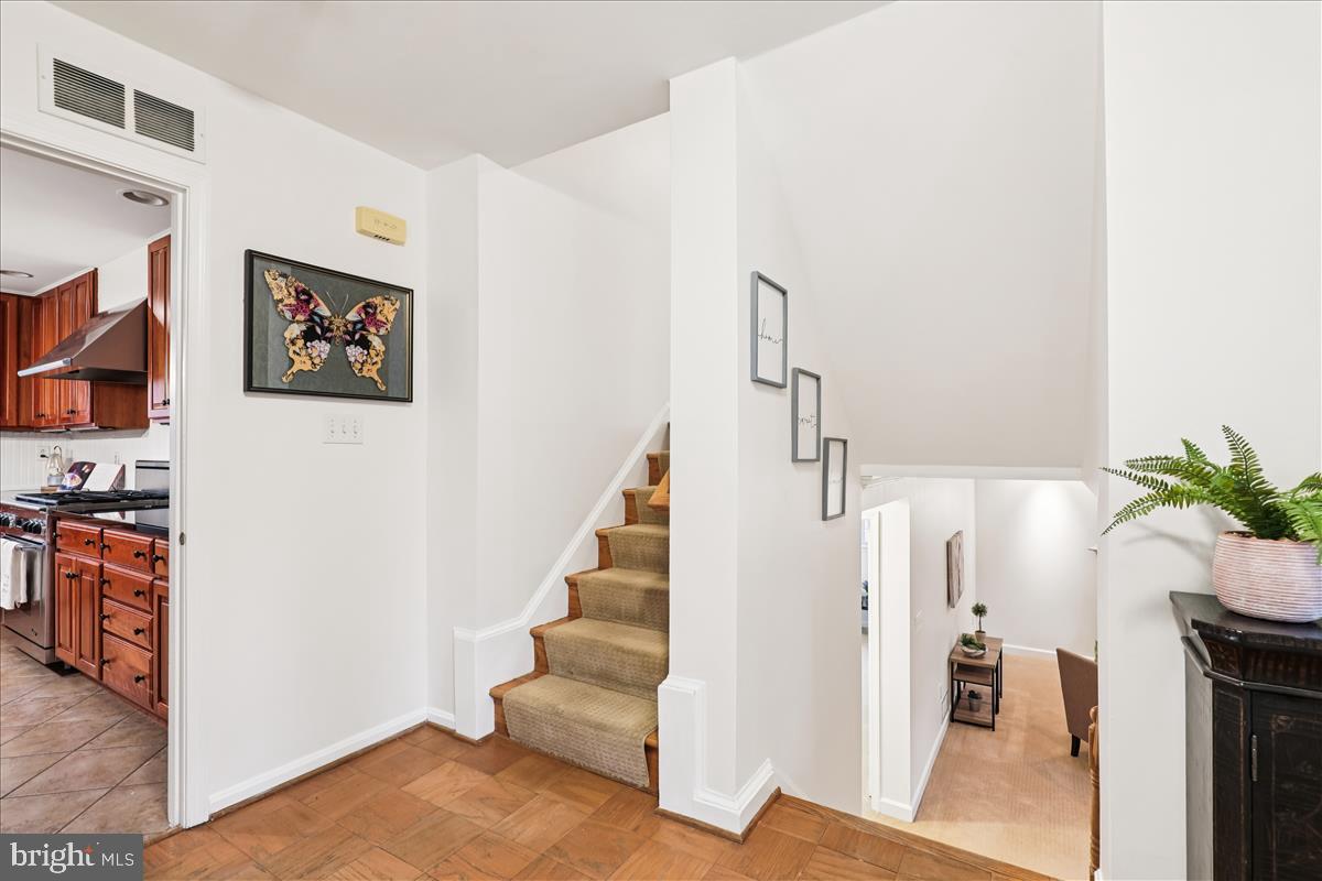 12145 Stirrup Road Reston, VA 20191 - Photo 16 of 80