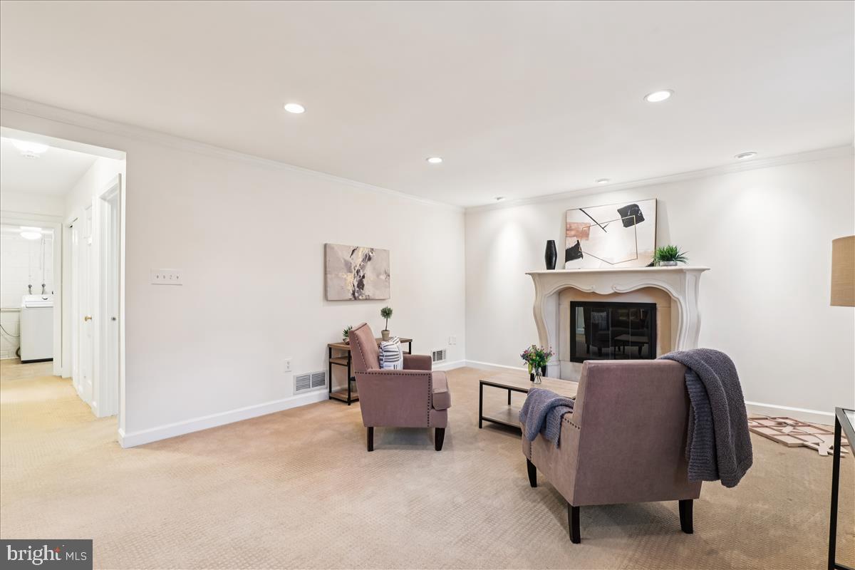 12145 Stirrup Road Reston, VA 20191 - Photo 20 of 80